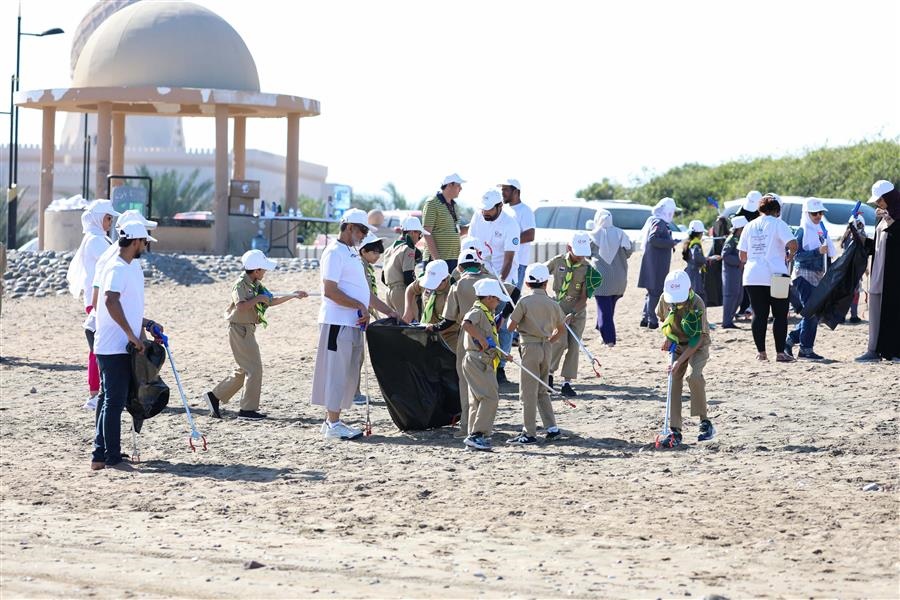 Nama Water Services Organizes Beach Cleaning Initiative in A’Seeb in Collaboration with Environment Society of Oman